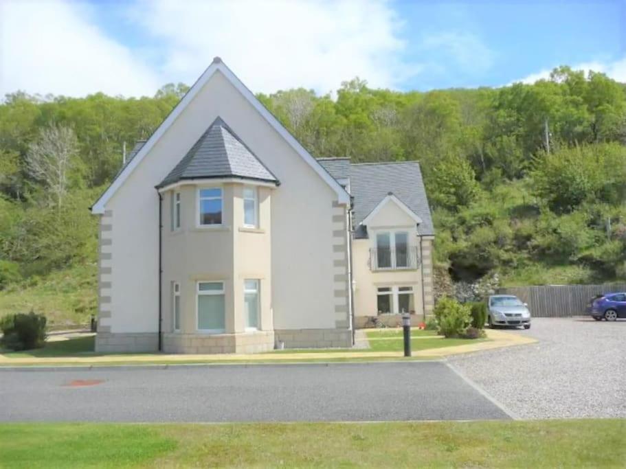 Beautiful Loch Side Apartment With Panoramic Views Fort William Bagian luar foto